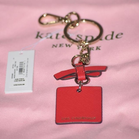 Kate spade cut out spade key fobb. - Picture 2 of 4